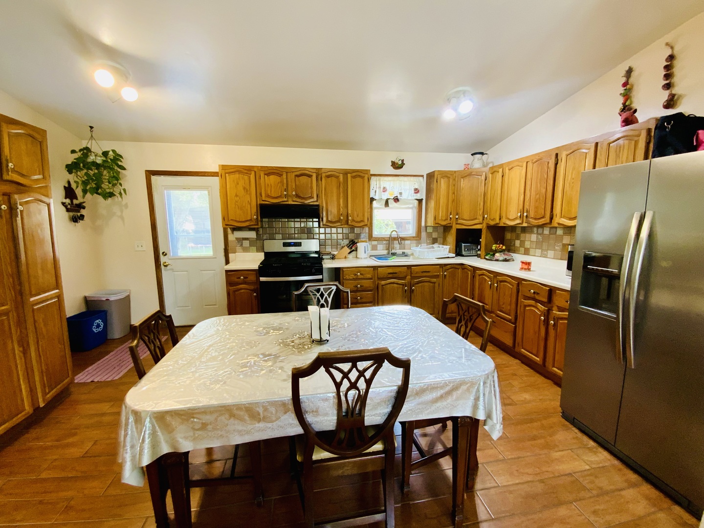 592 Pine Grove Avenue Property Photo 5