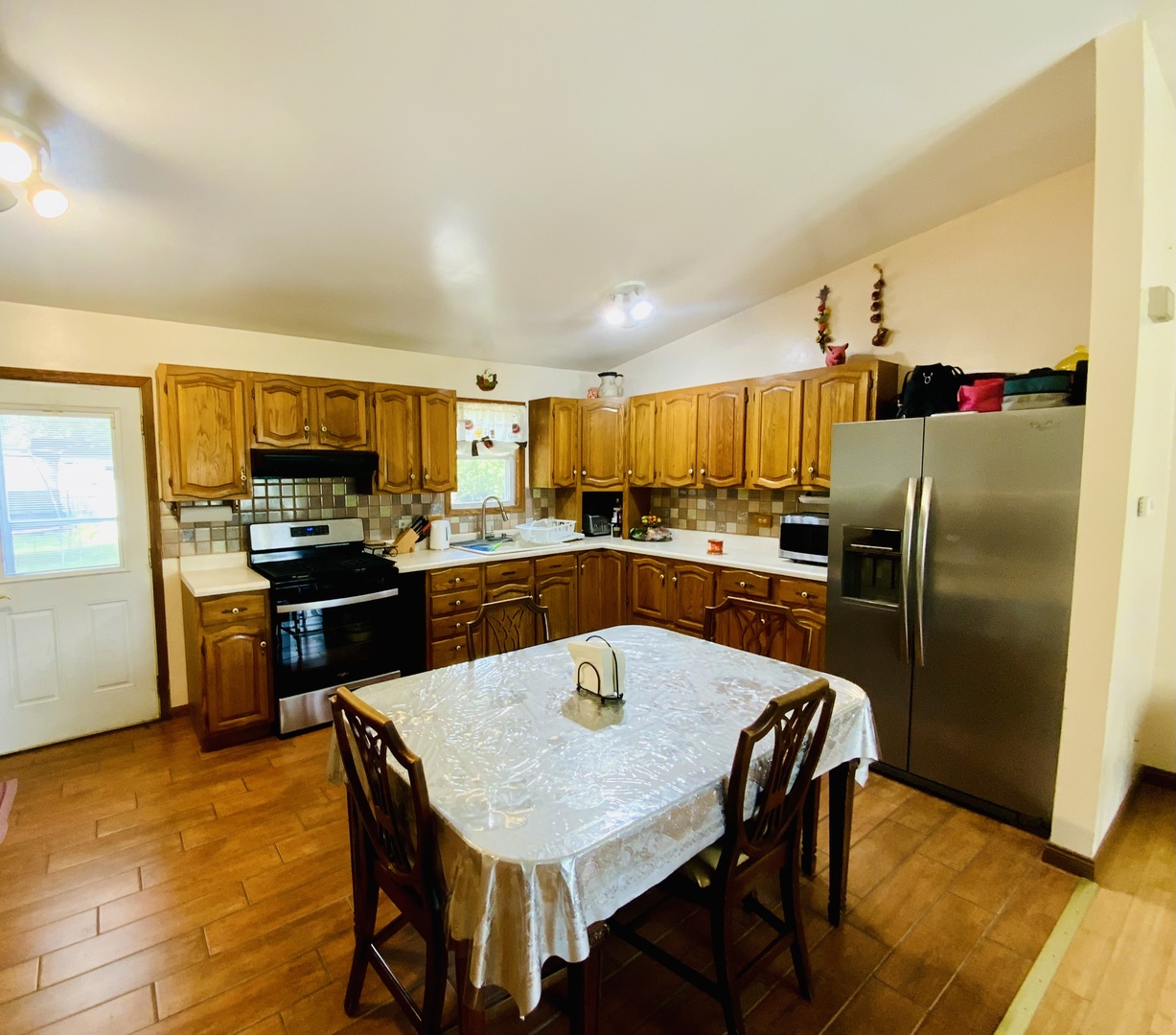 592 Pine Grove Avenue Property Photo 6