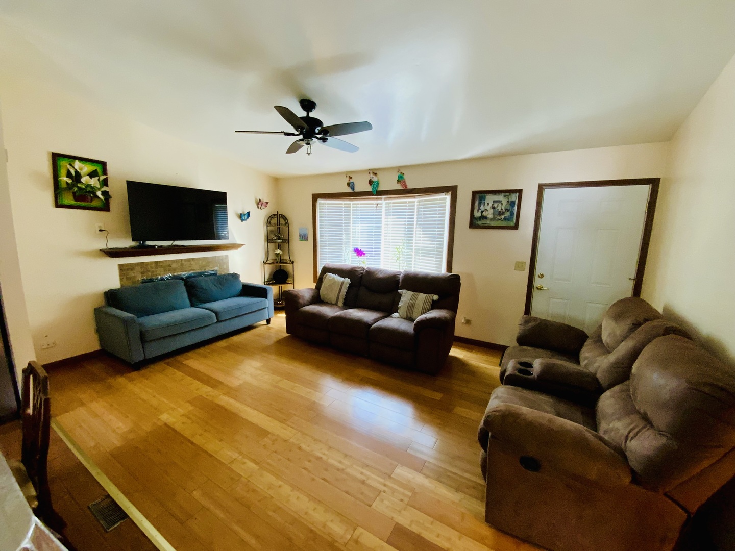 592 Pine Grove Avenue Property Photo 7
