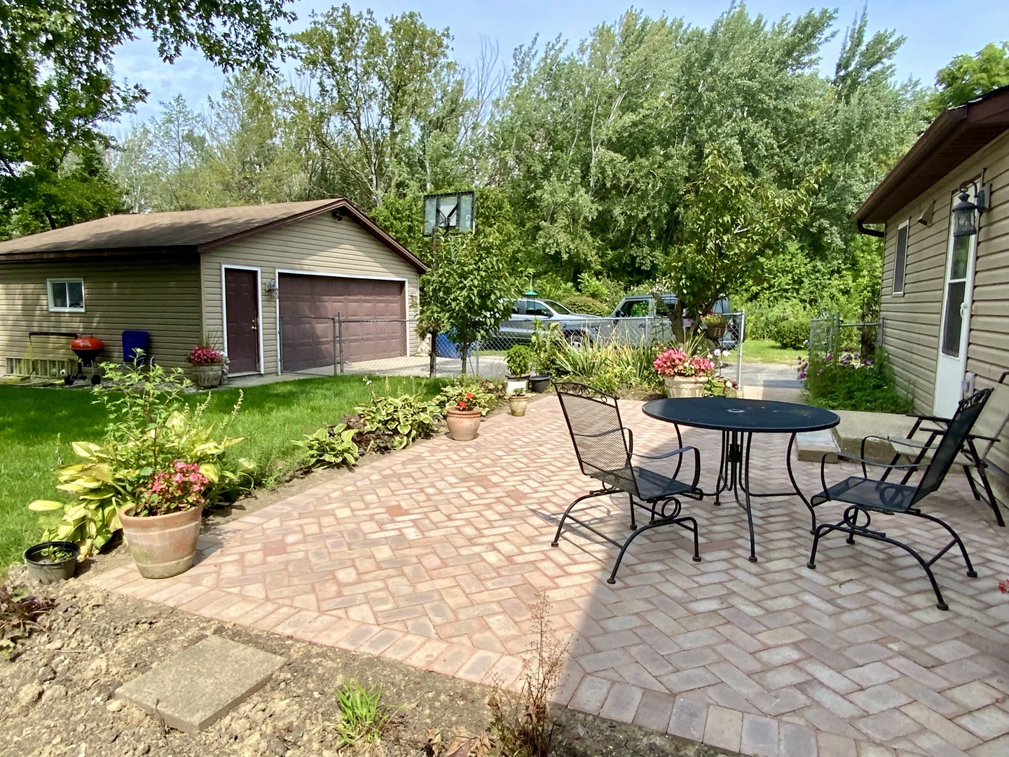 592 Pine Grove Avenue Property Photo 15