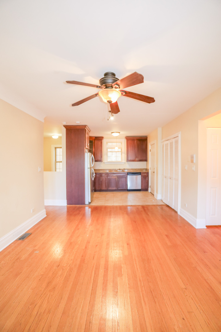 2050 W Summerdale Avenue 1d Property Photo 5