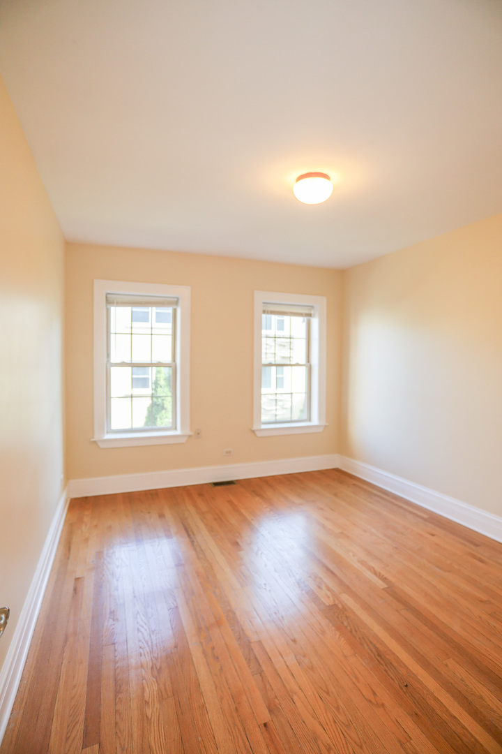 2050 W Summerdale Avenue 1d Property Photo 7