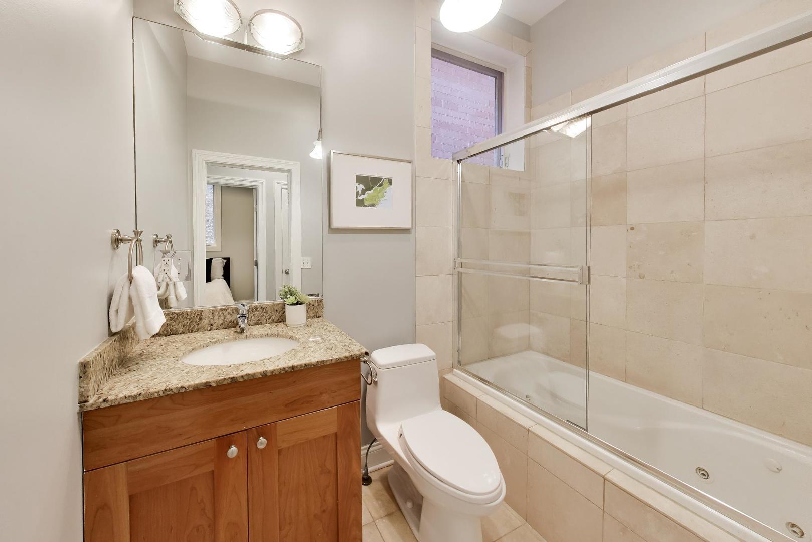 1887 N Poe Street 1r Property Photo 18