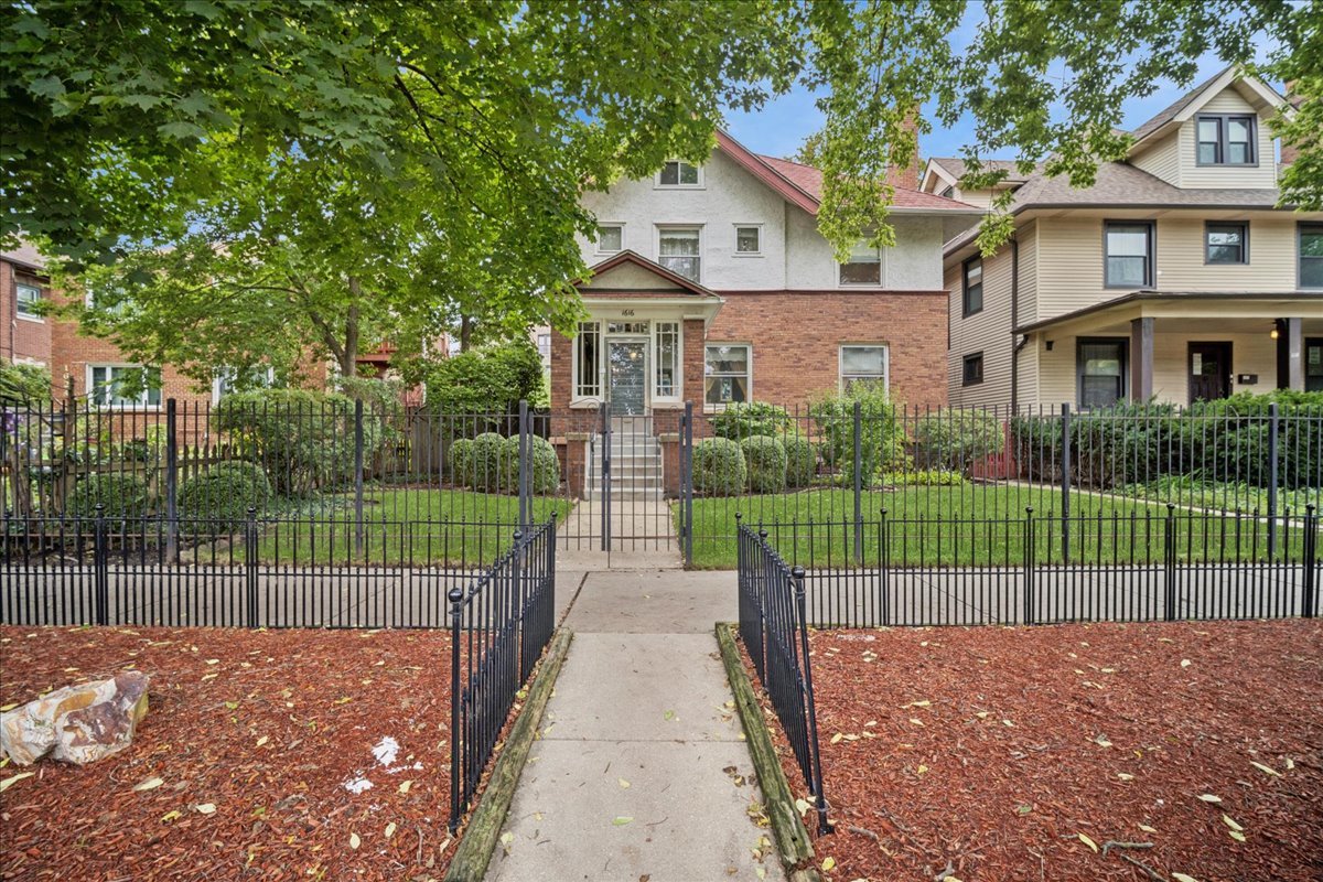 1616 W Jarvis Avenue Property Photo 1