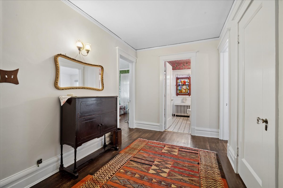 1616 W Jarvis Avenue Property Photo 13