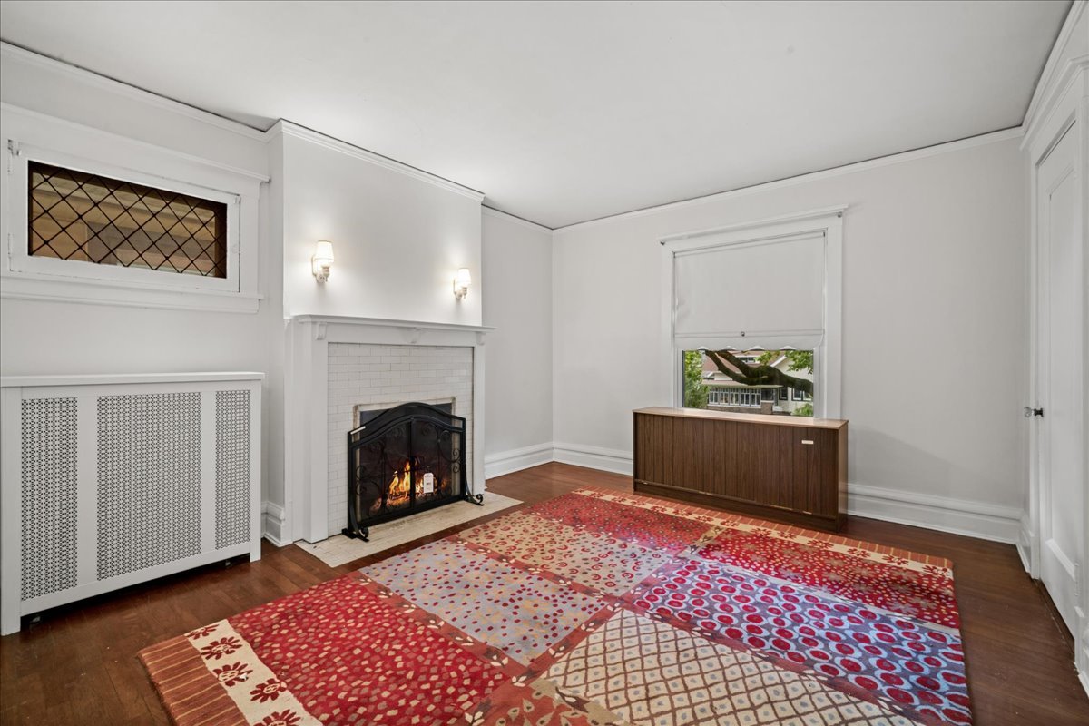 1616 W Jarvis Avenue Property Photo 14