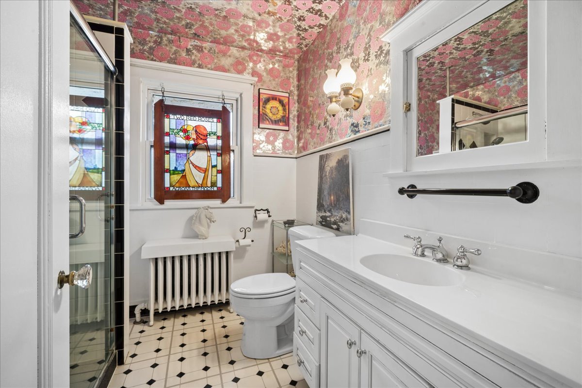 1616 W Jarvis Avenue Property Photo 17
