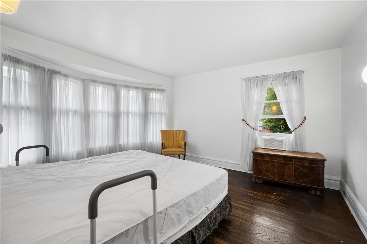1616 W Jarvis Avenue Property Photo 18