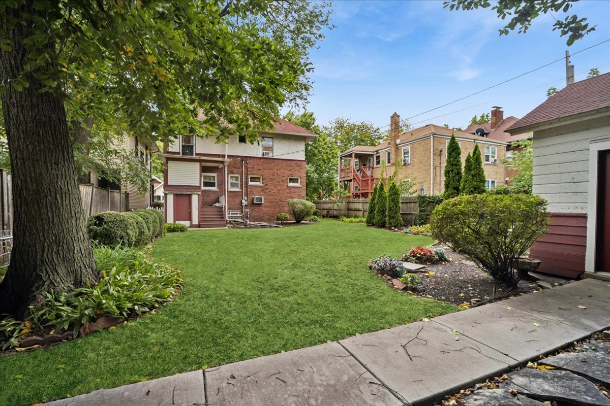 1616 W Jarvis Avenue Property Photo 24