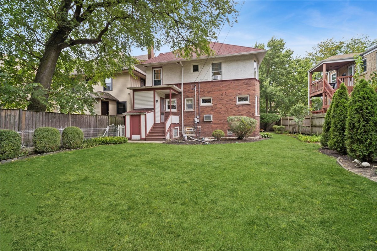 1616 W Jarvis Avenue Property Photo 25