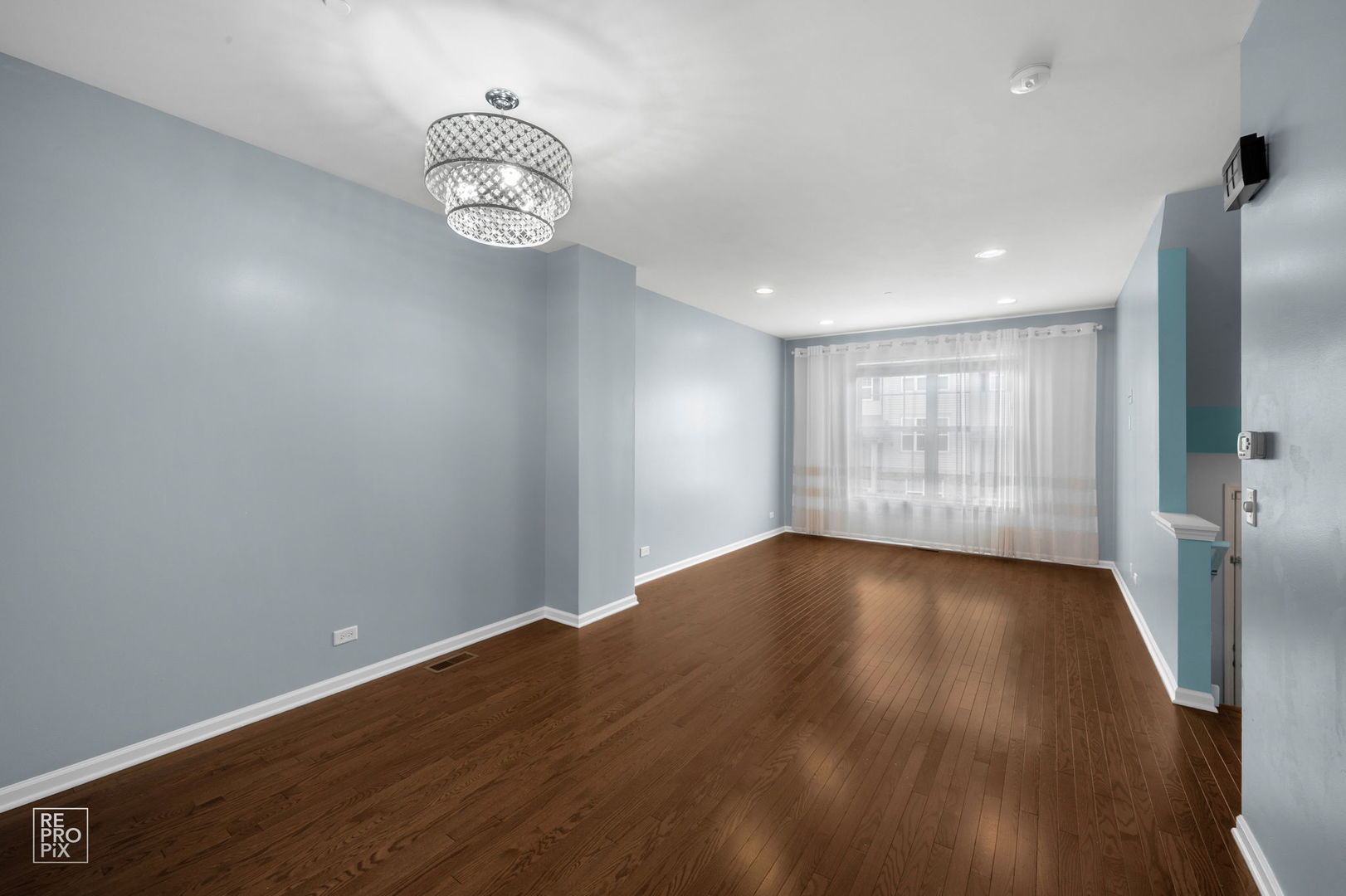 1262 Evergreen Avenue Property Photo 4