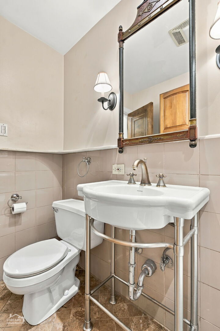 2325 W Farwell Avenue 3s Property Photo 31