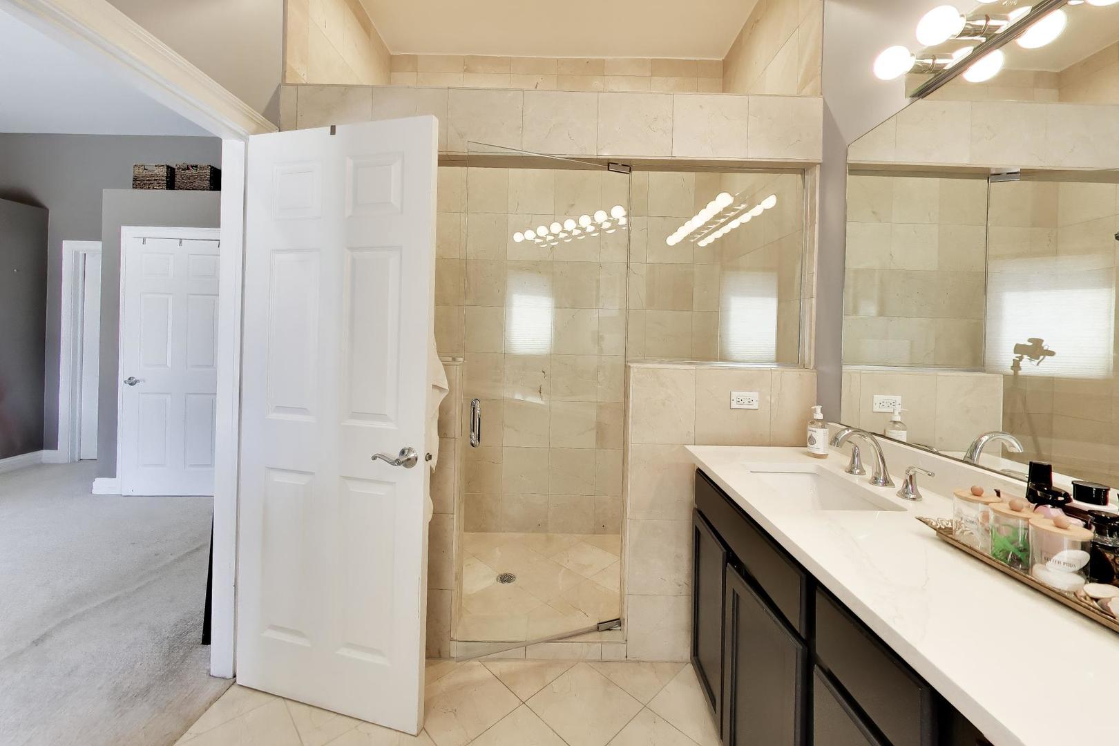1353 W Grand Avenue 2 Property Photo 24