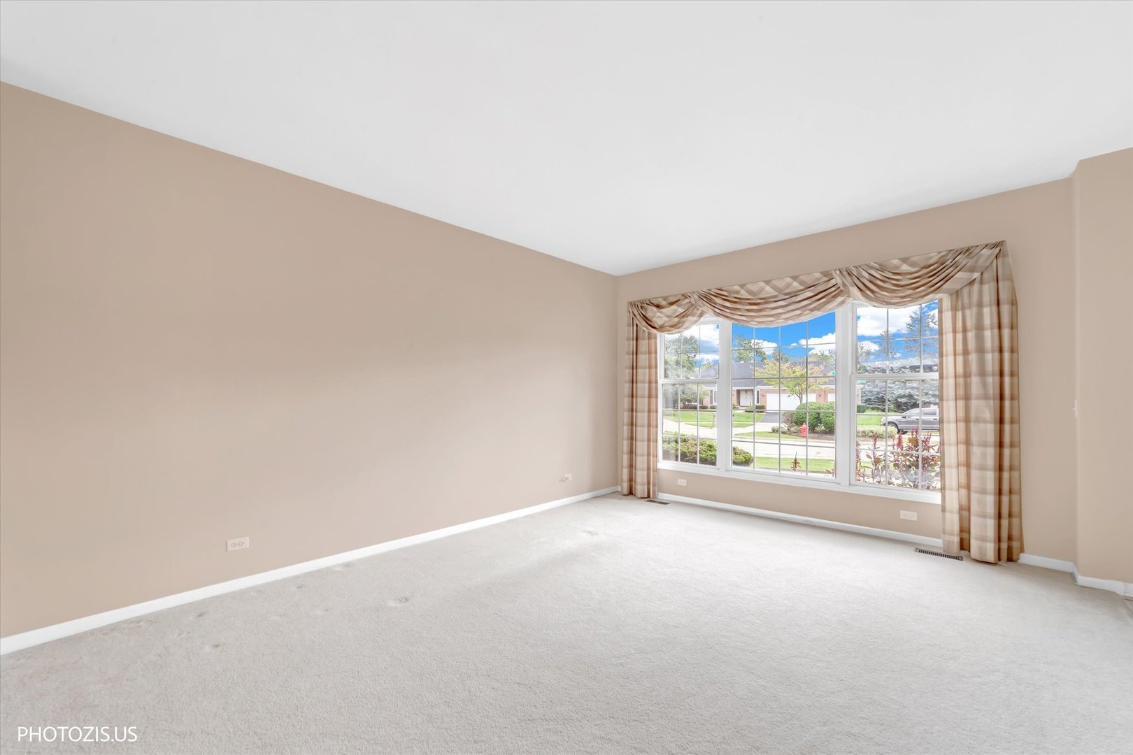 730 Castlerea Lane Property Photo 15