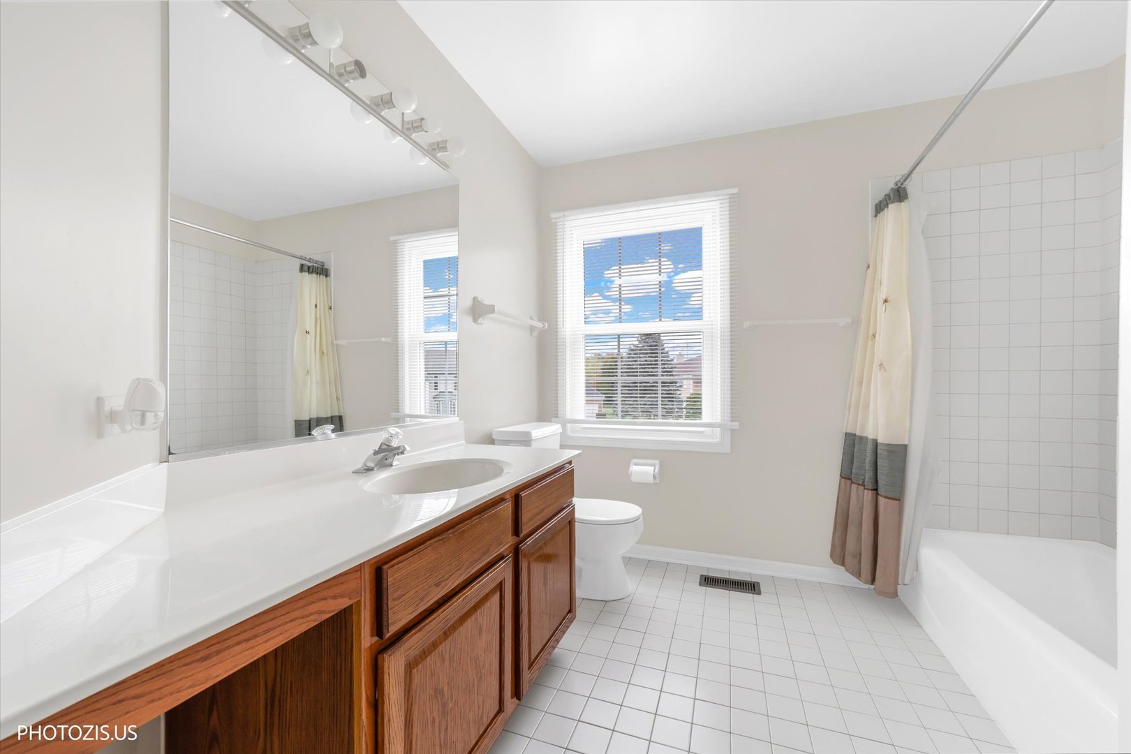 730 Castlerea Lane Property Photo 23