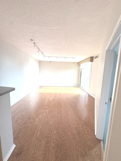 600 N Kingsbury Street 1614 Property Photo 9