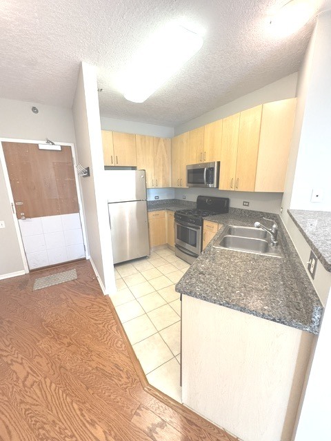 600 N Kingsbury Street 1614 Property Photo 13