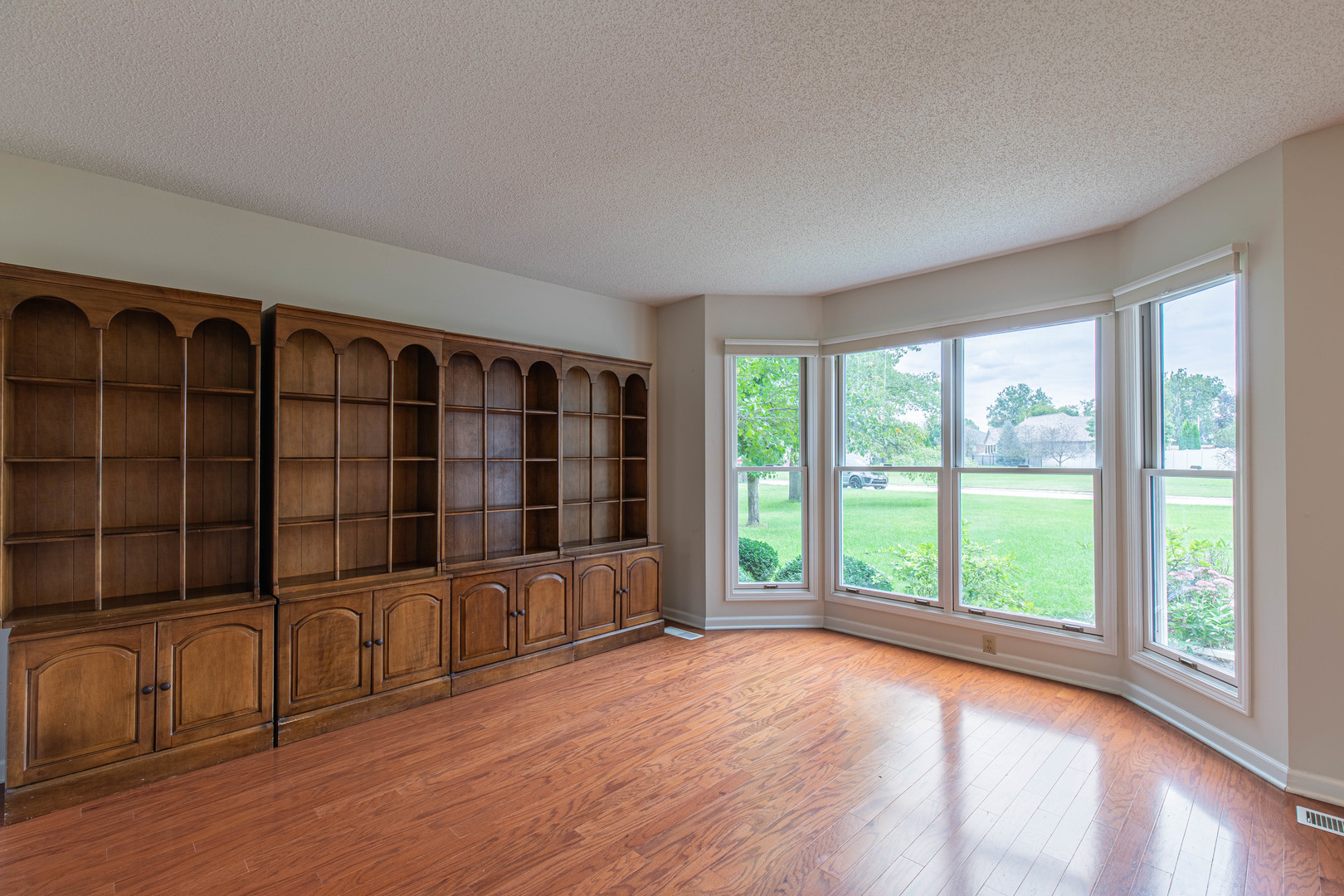 3477 Sunset Drive Property Photo 3