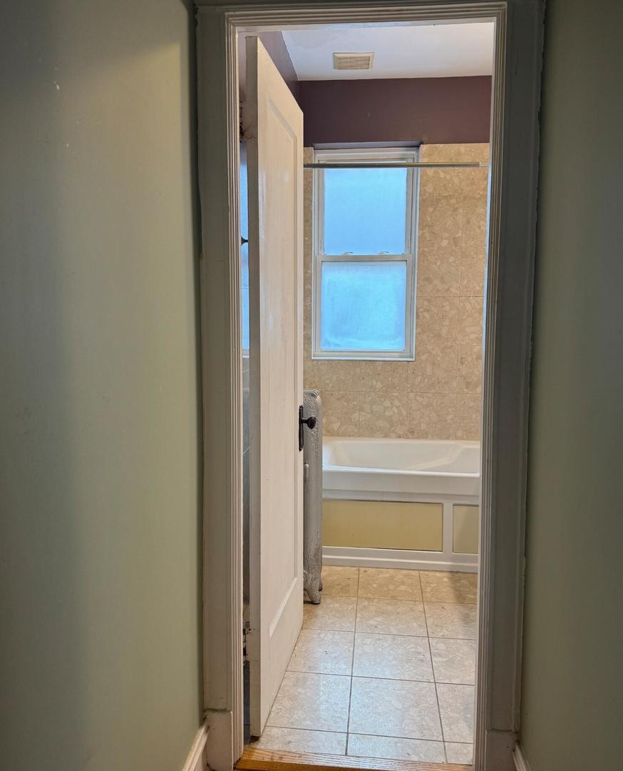 4354 N Wolcott Avenue 2 Property Photo 9