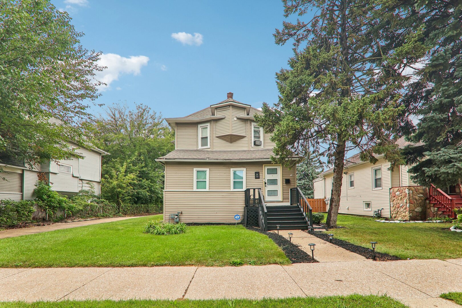 1404 S 8th Avenue Property Photo 2