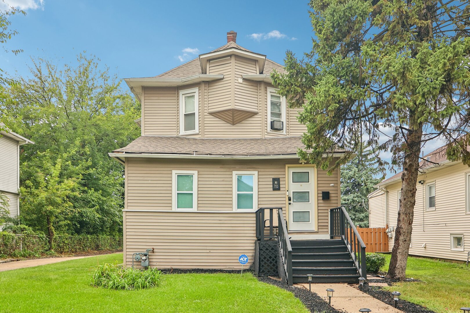 1404 S 8th Avenue Property Photo 3