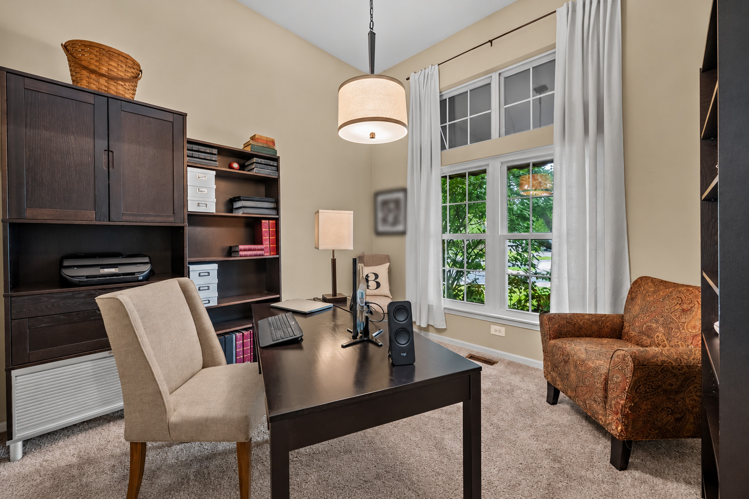 1529 Autumncrest Court Property Photo 3