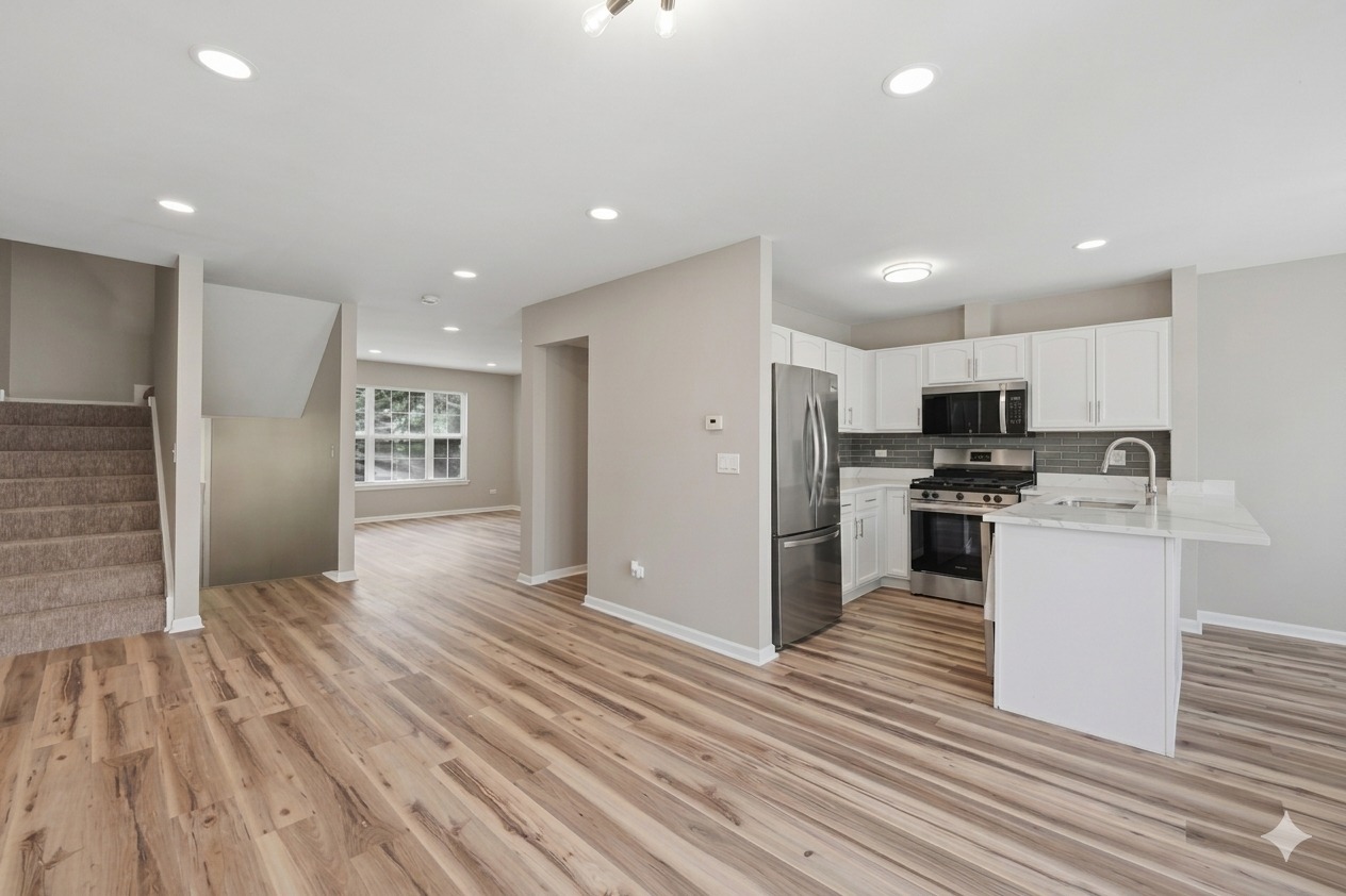 34308 N Goldenrod Road Property Photo 2