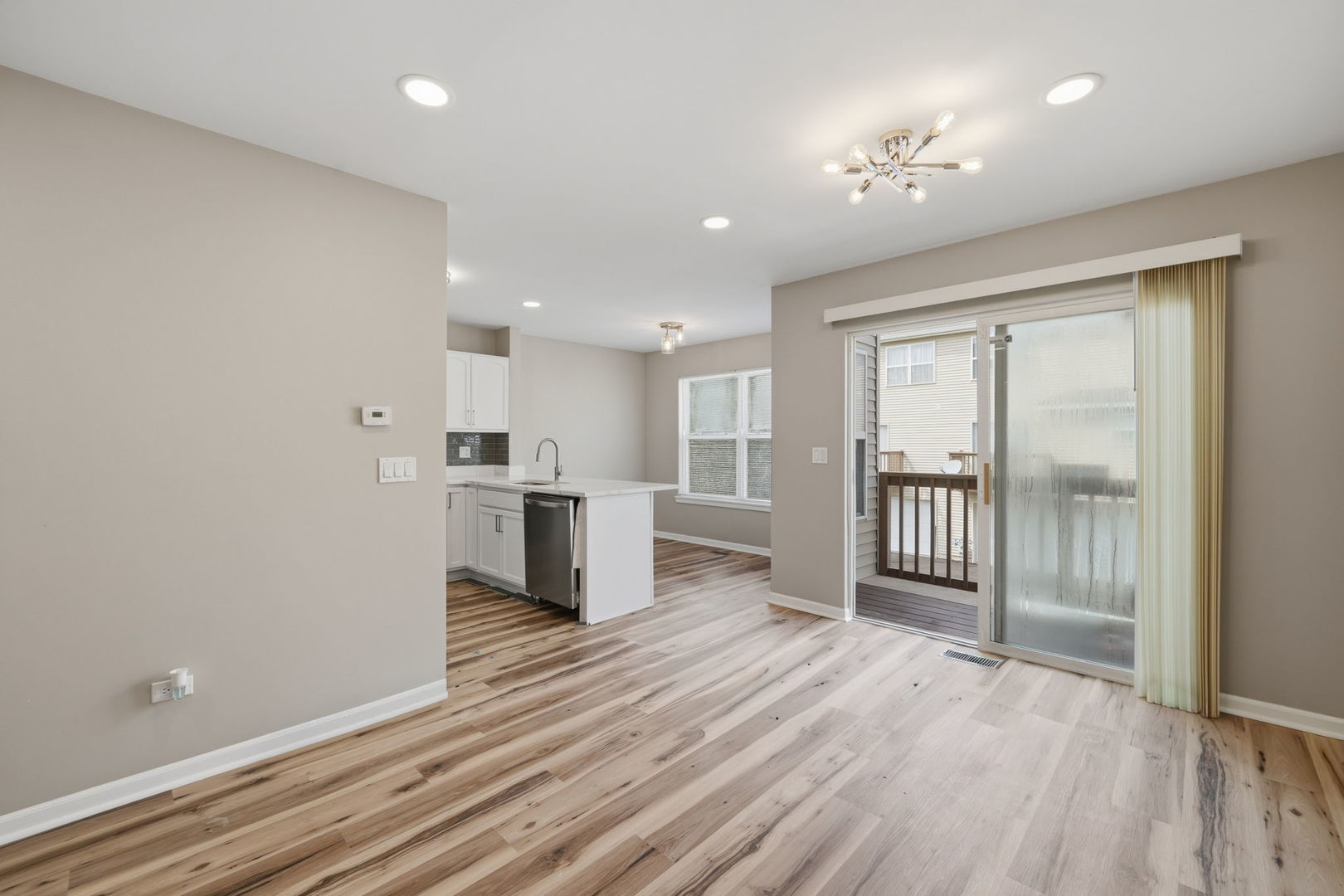 34308 N Goldenrod Road Property Photo 3