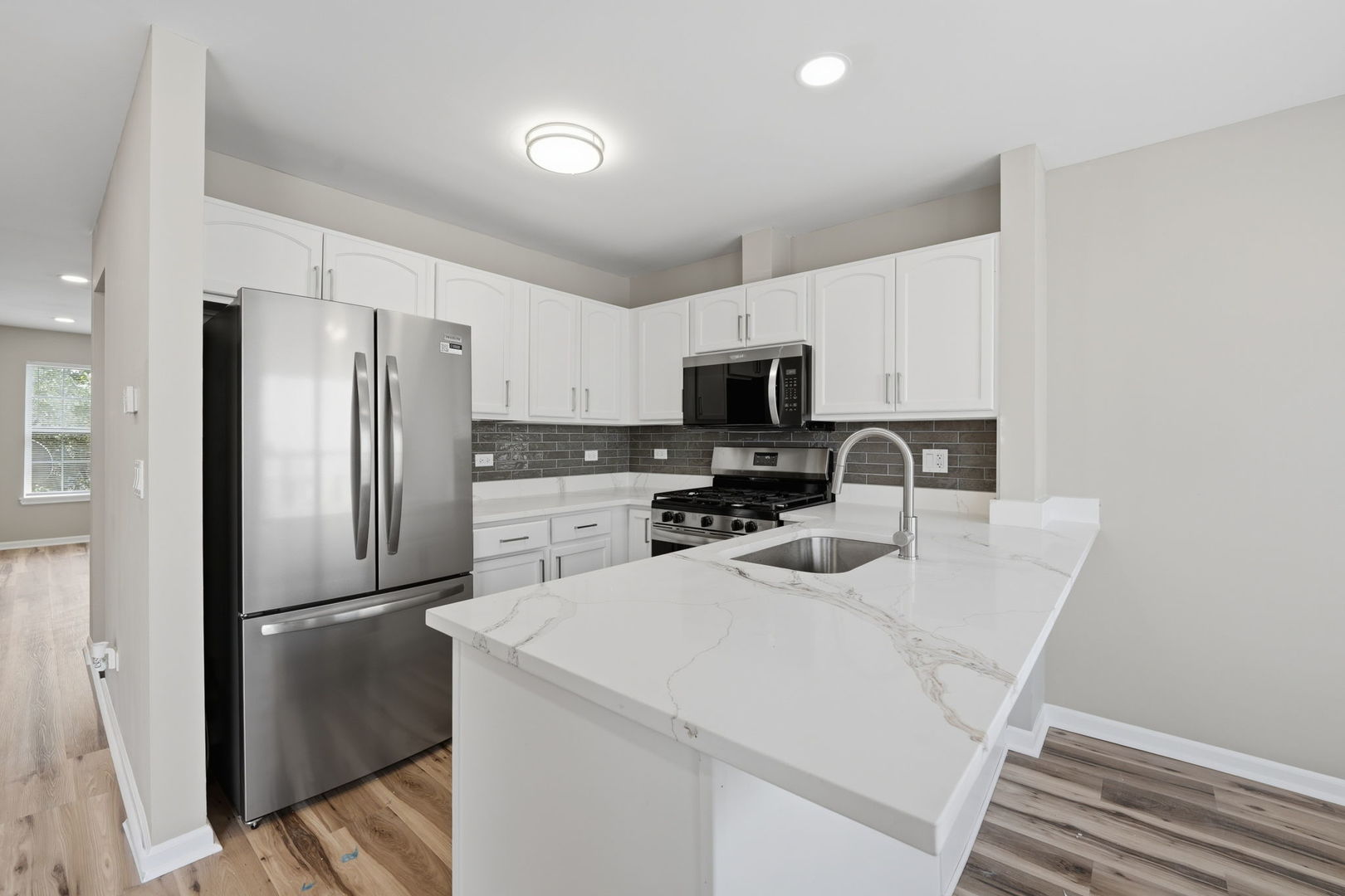 34308 N Goldenrod Road Property Photo 6