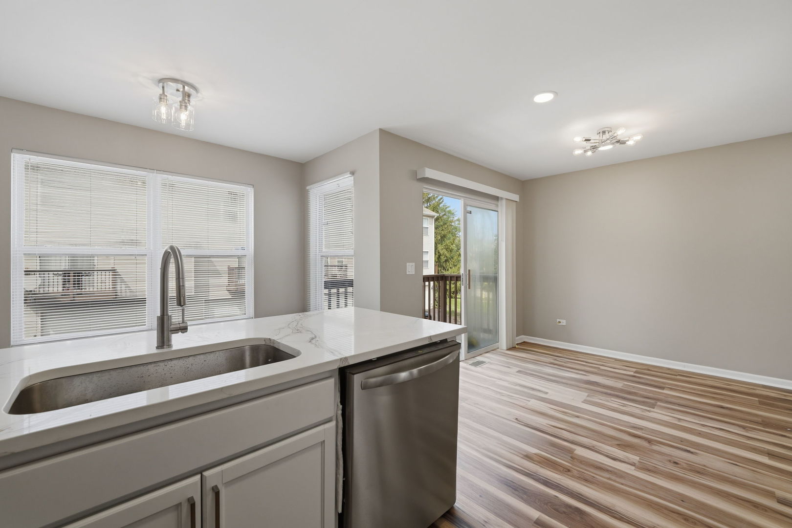 34308 N Goldenrod Road Property Photo 8