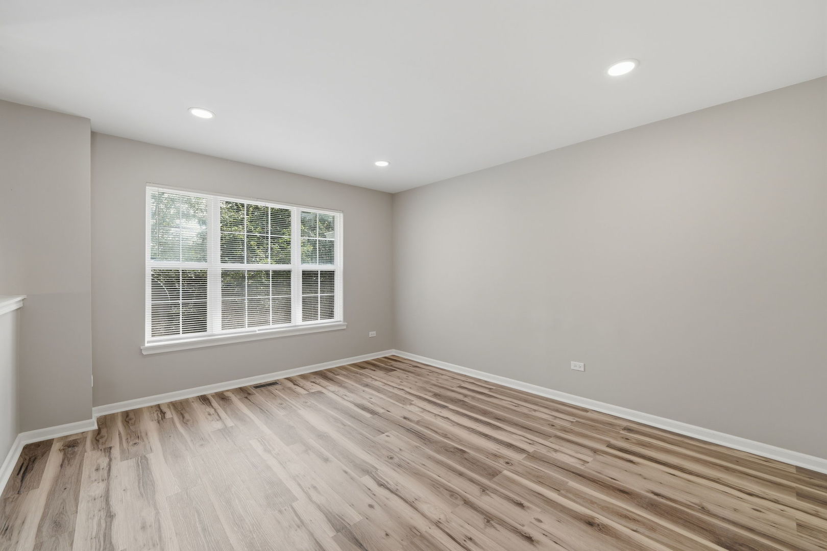 34308 N Goldenrod Road Property Photo 16