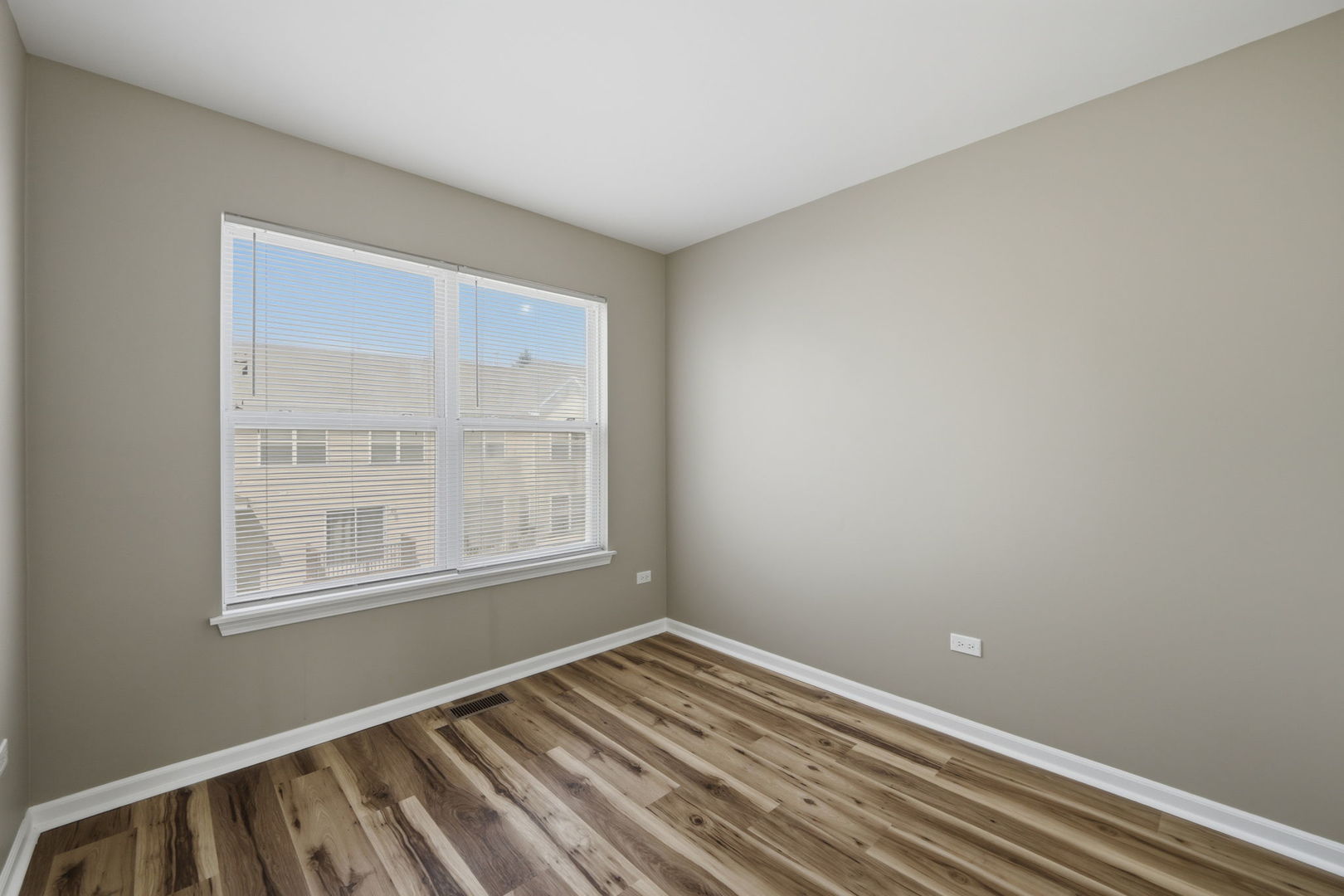 34308 N Goldenrod Road Property Photo 19