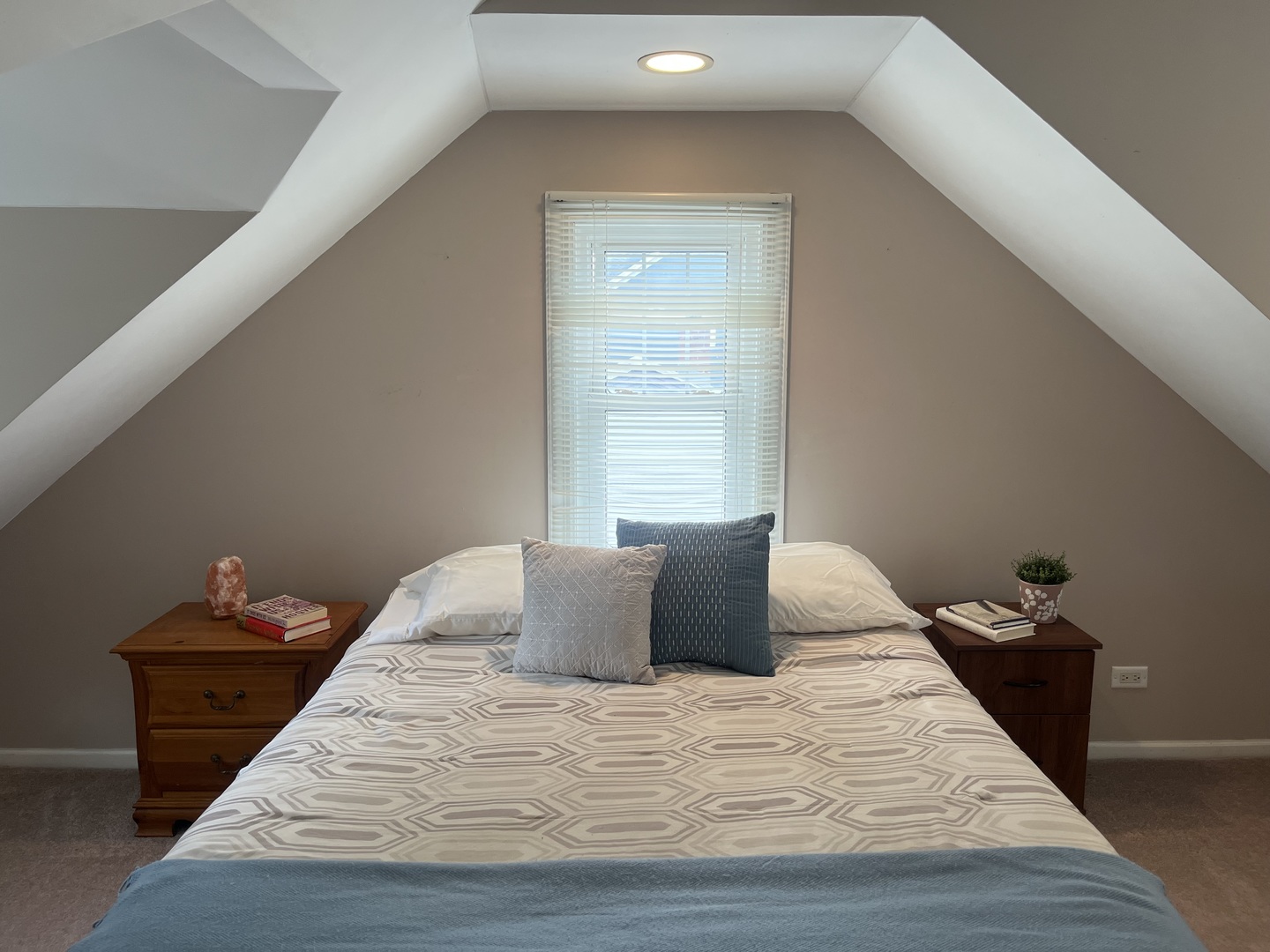 358 N Fairfield Avenue Property Photo 16