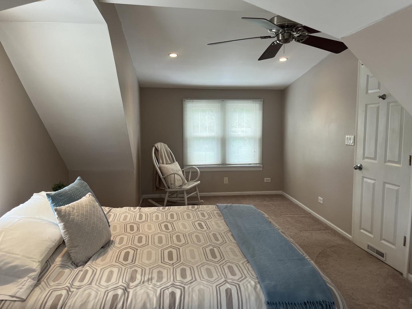 358 N Fairfield Avenue Property Photo 17