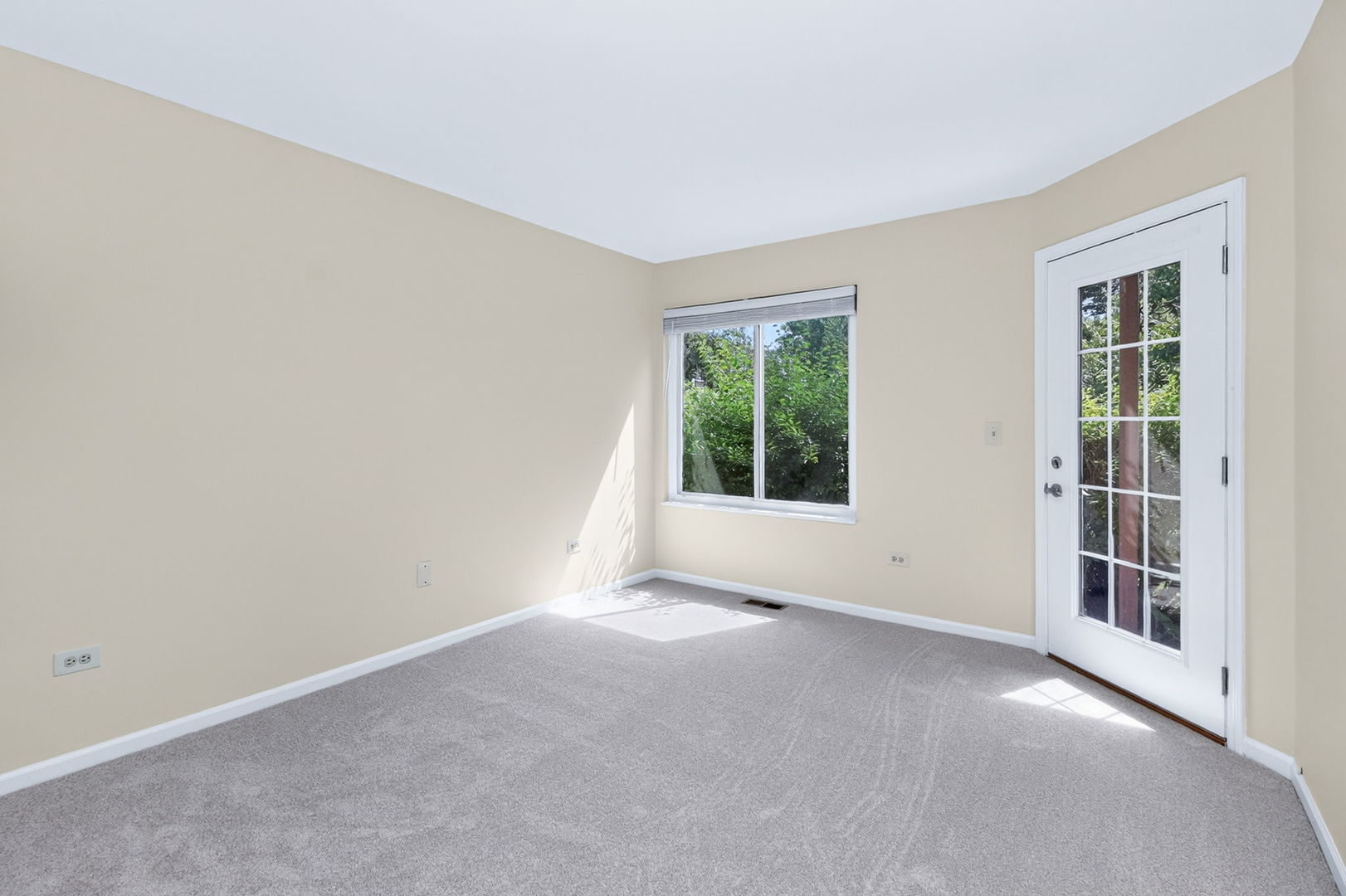 363 Pembroke Lane 1 Property Photo 13