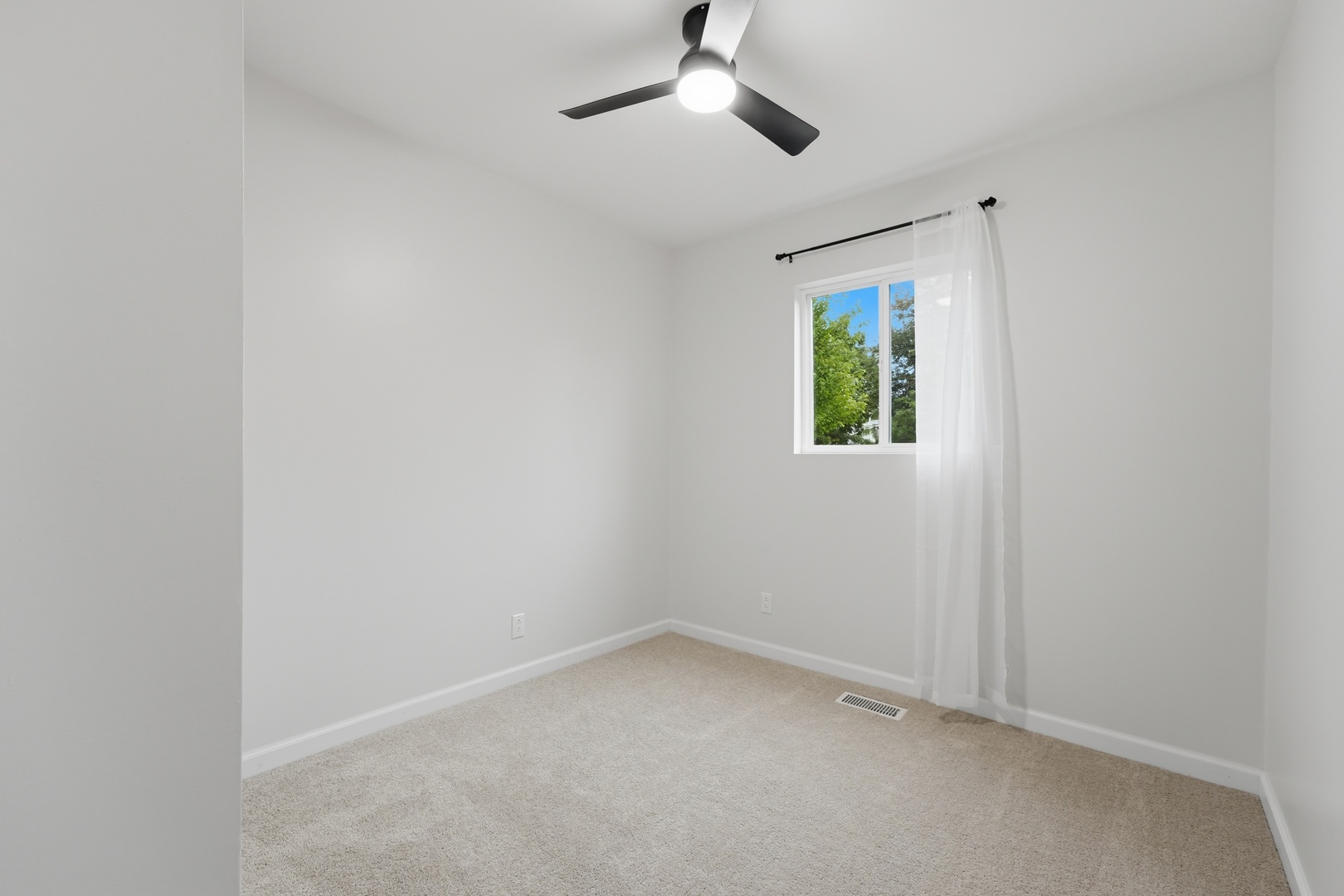 225 Malibu Drive Property Photo 14