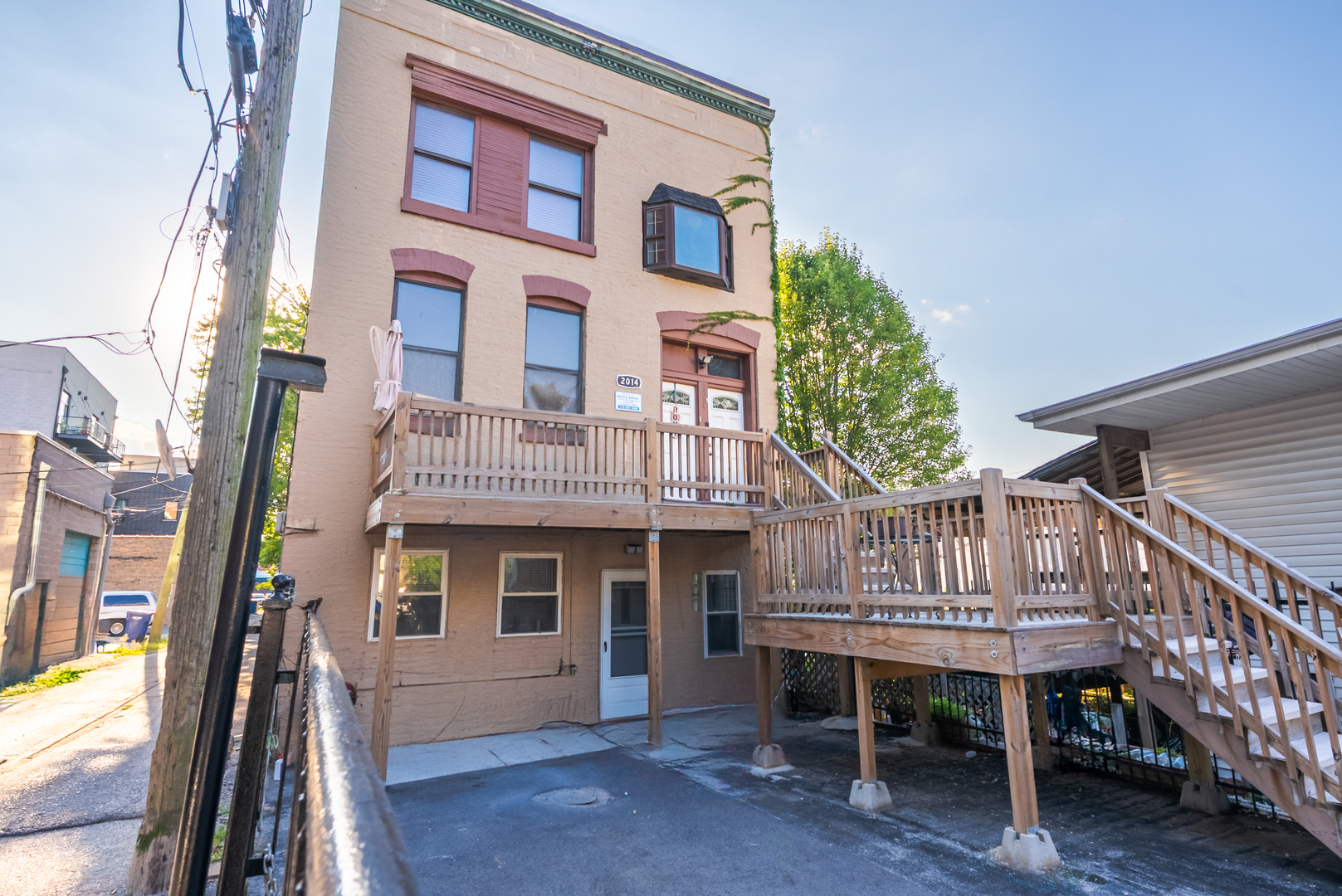 2014 N Whipple Street Property Photo 1