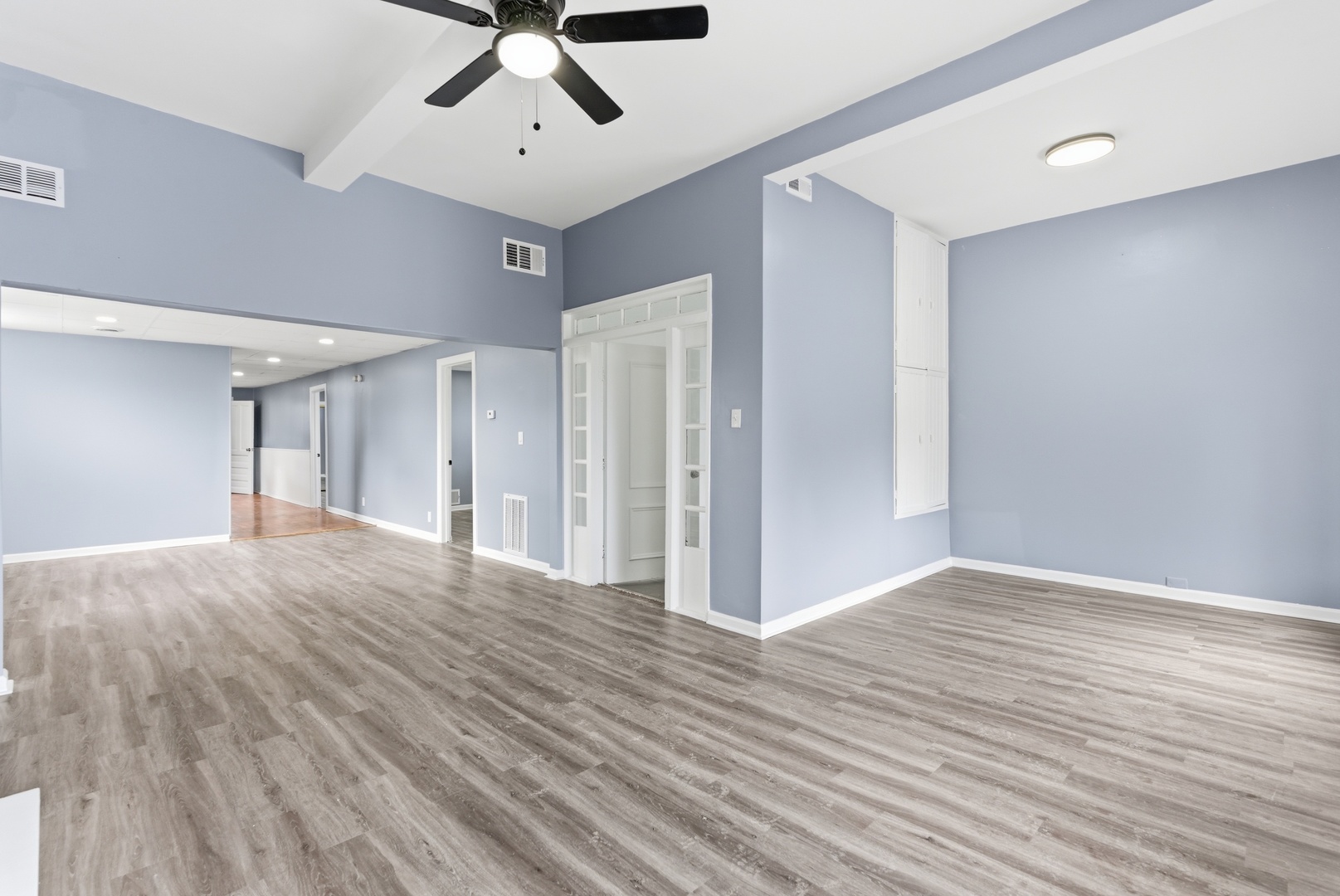 2014 N Whipple Street Property Photo 15