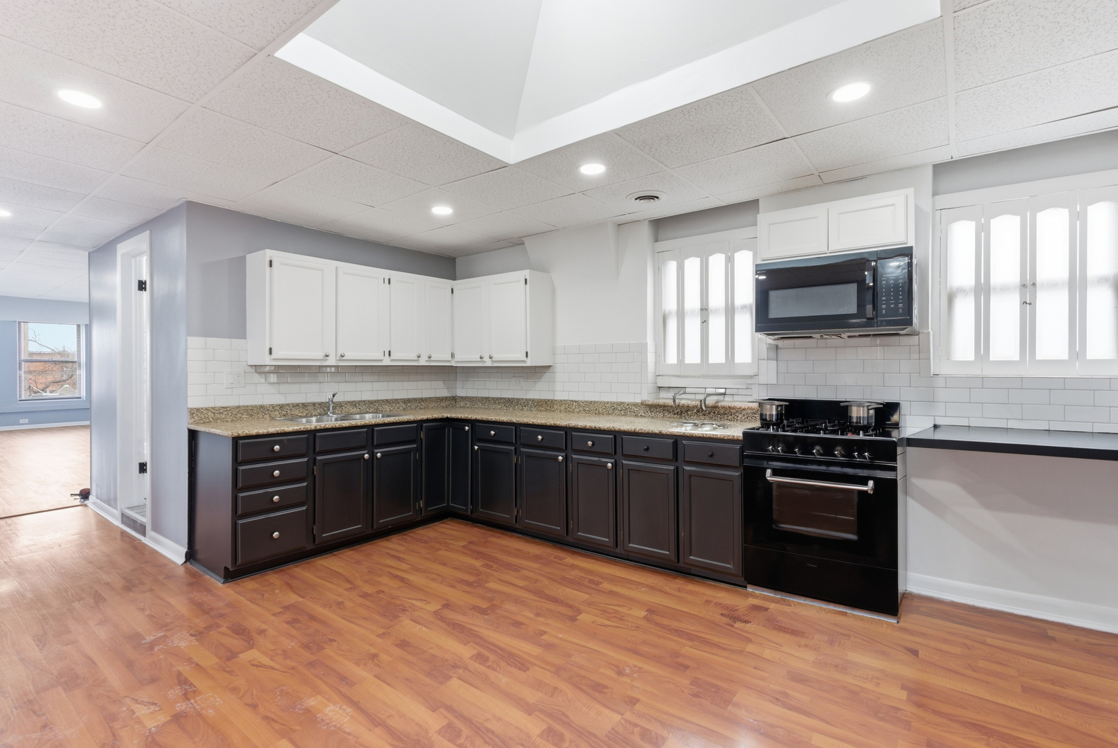 2014 N Whipple Street Property Photo 17