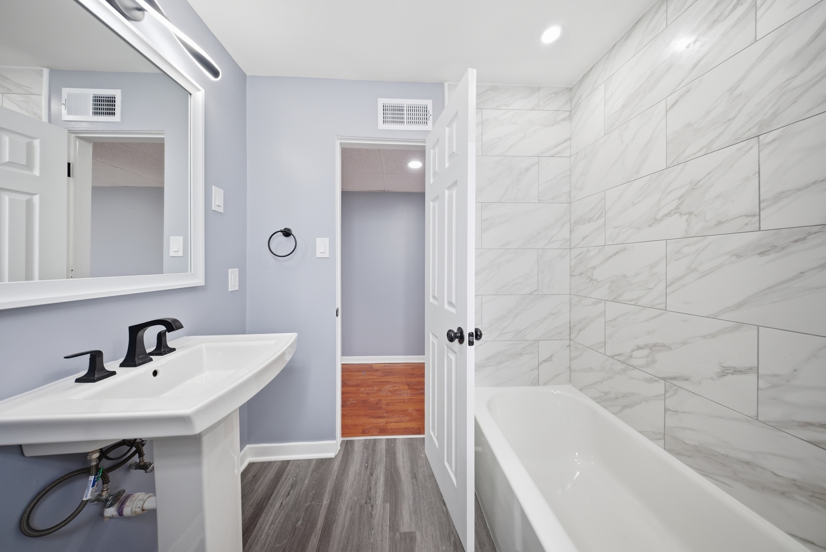 2014 N Whipple Street Property Photo 20