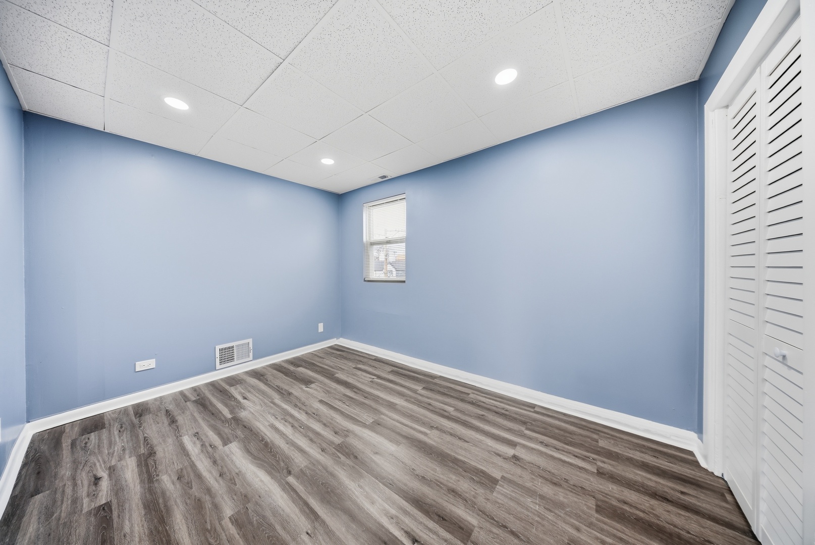 2014 N Whipple Street Property Photo 23