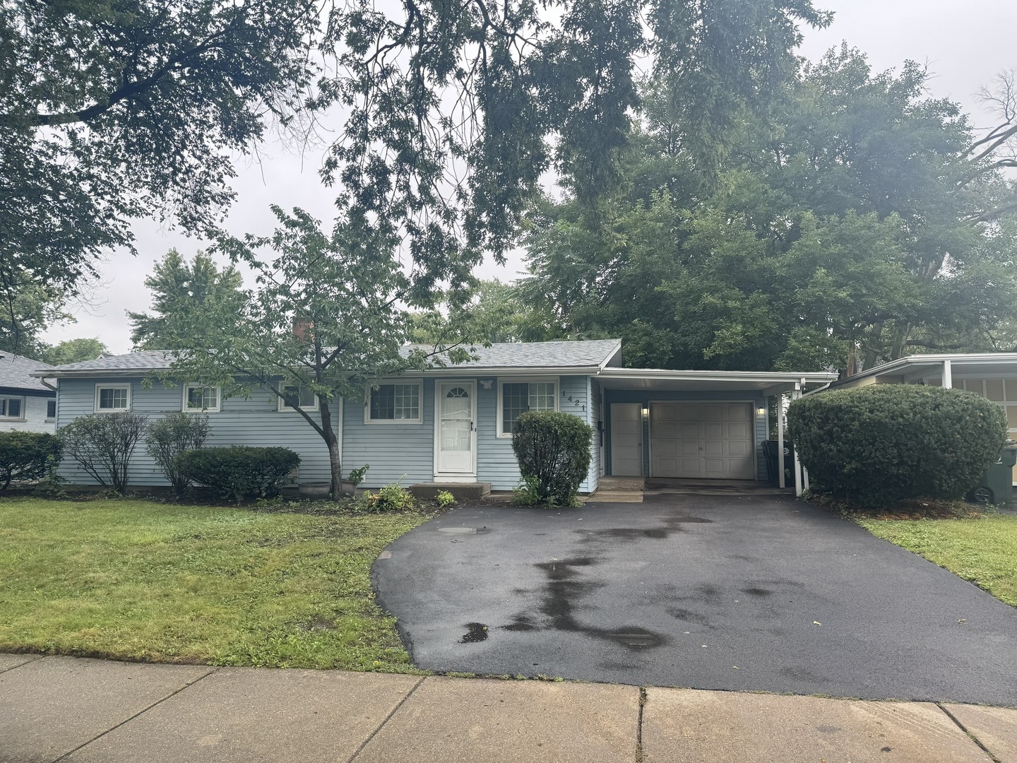 1421 N Wilke Road Property Photo 1