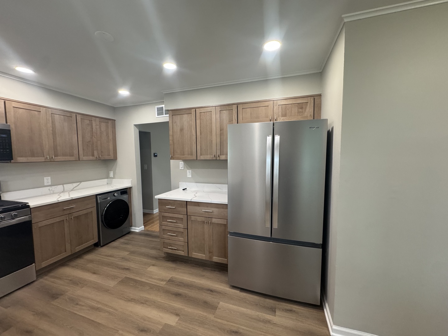 1421 N Wilke Road Property Photo 5