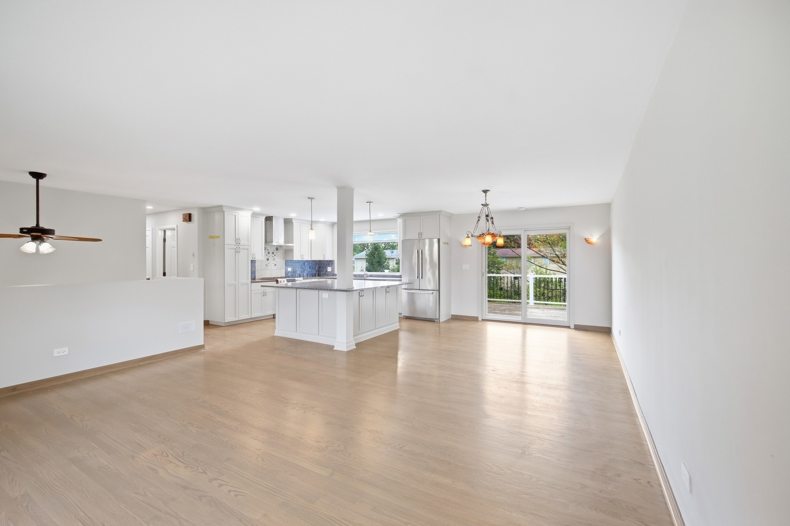 135 W King Arthur Court Property Photo 6