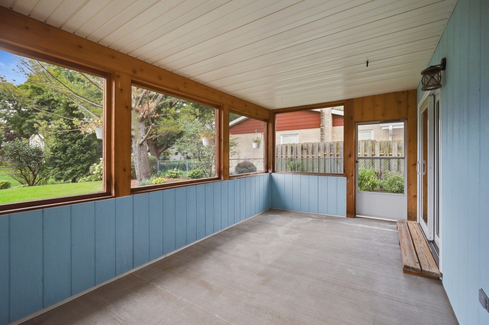 135 W King Arthur Court Property Photo 16