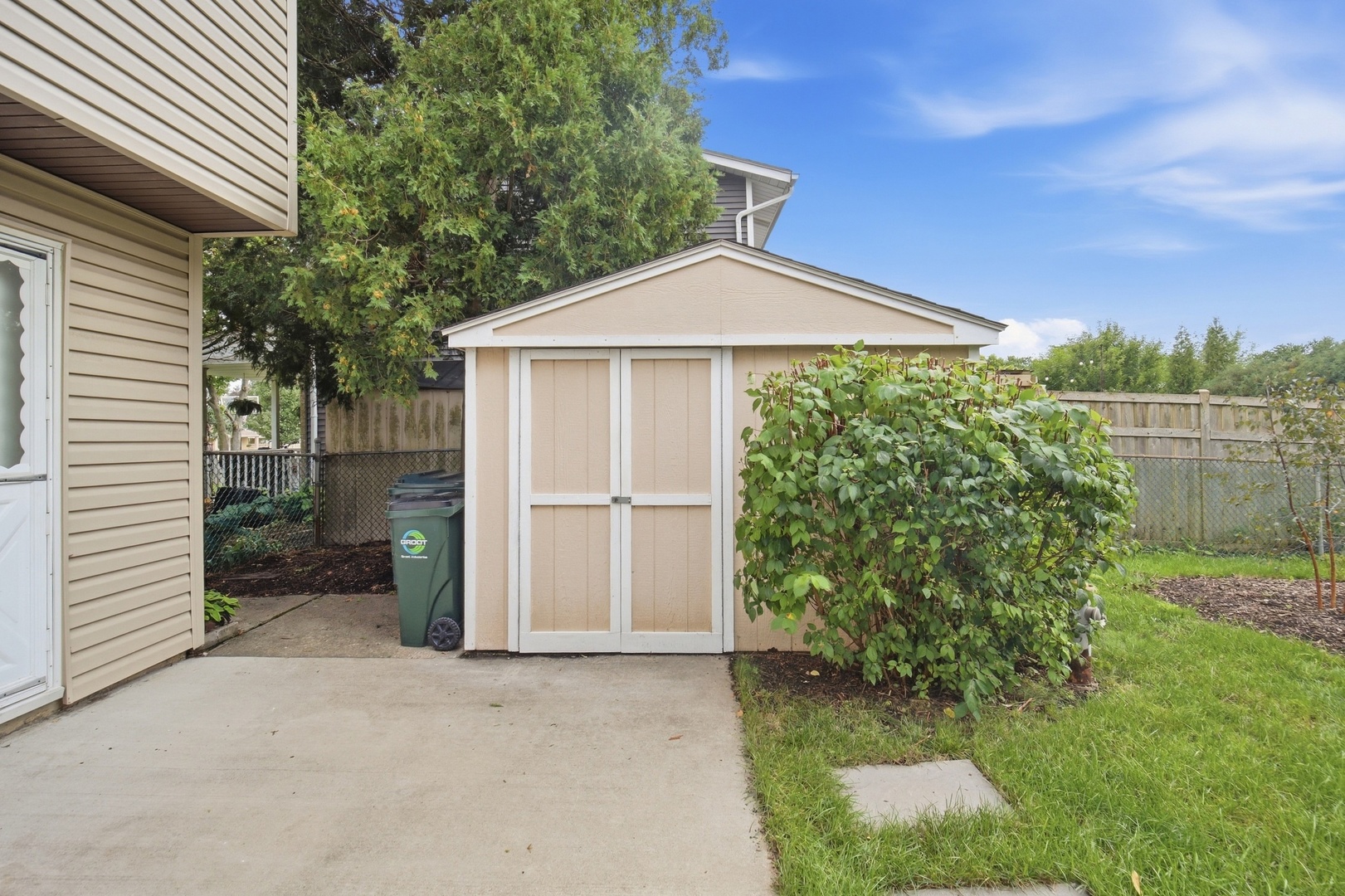 135 W King Arthur Court Property Photo 25