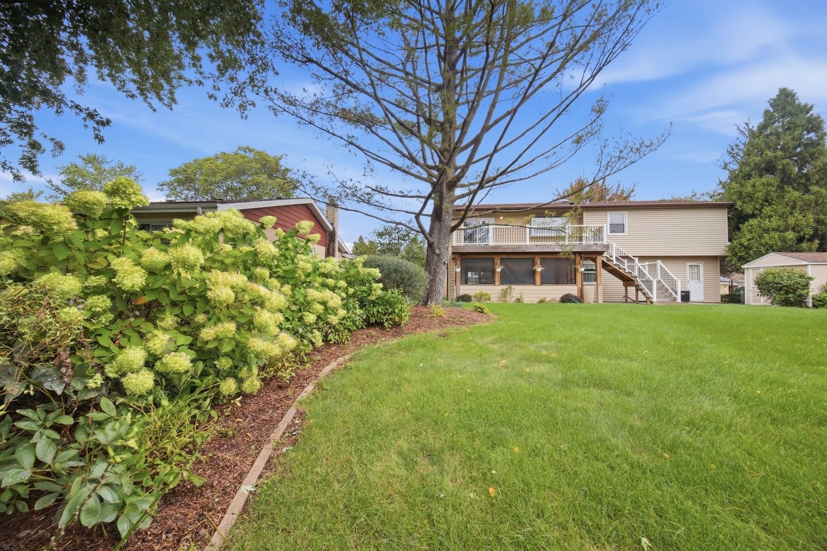 135 W King Arthur Court Property Photo 26