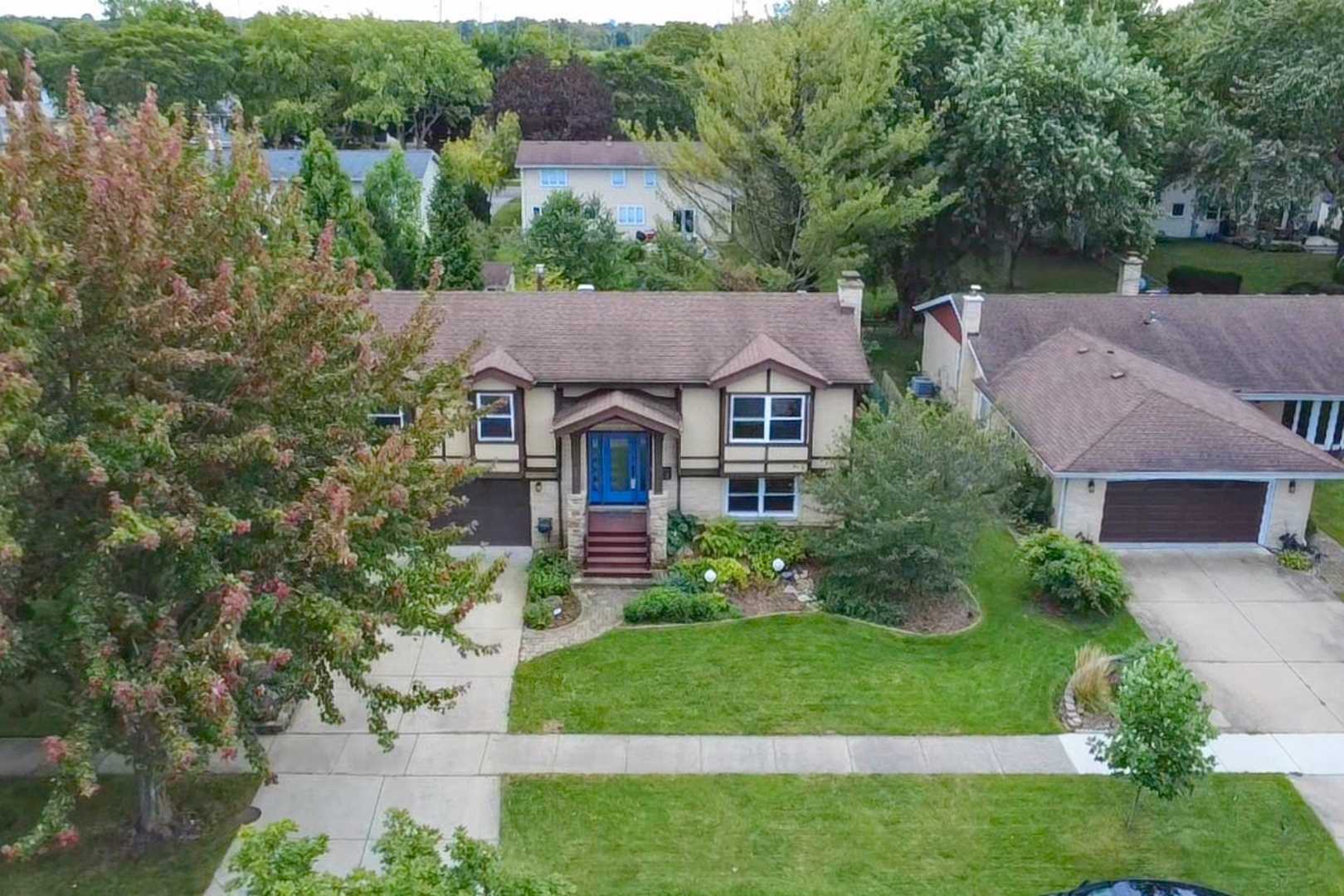 135 W King Arthur Court Property Photo 34