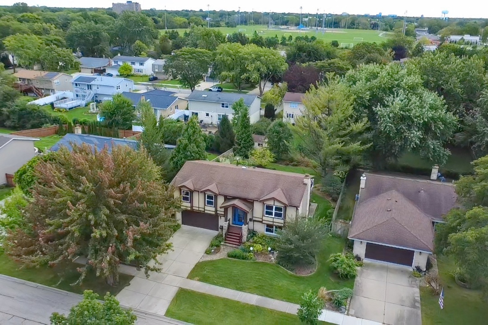 135 W King Arthur Court Property Photo 35