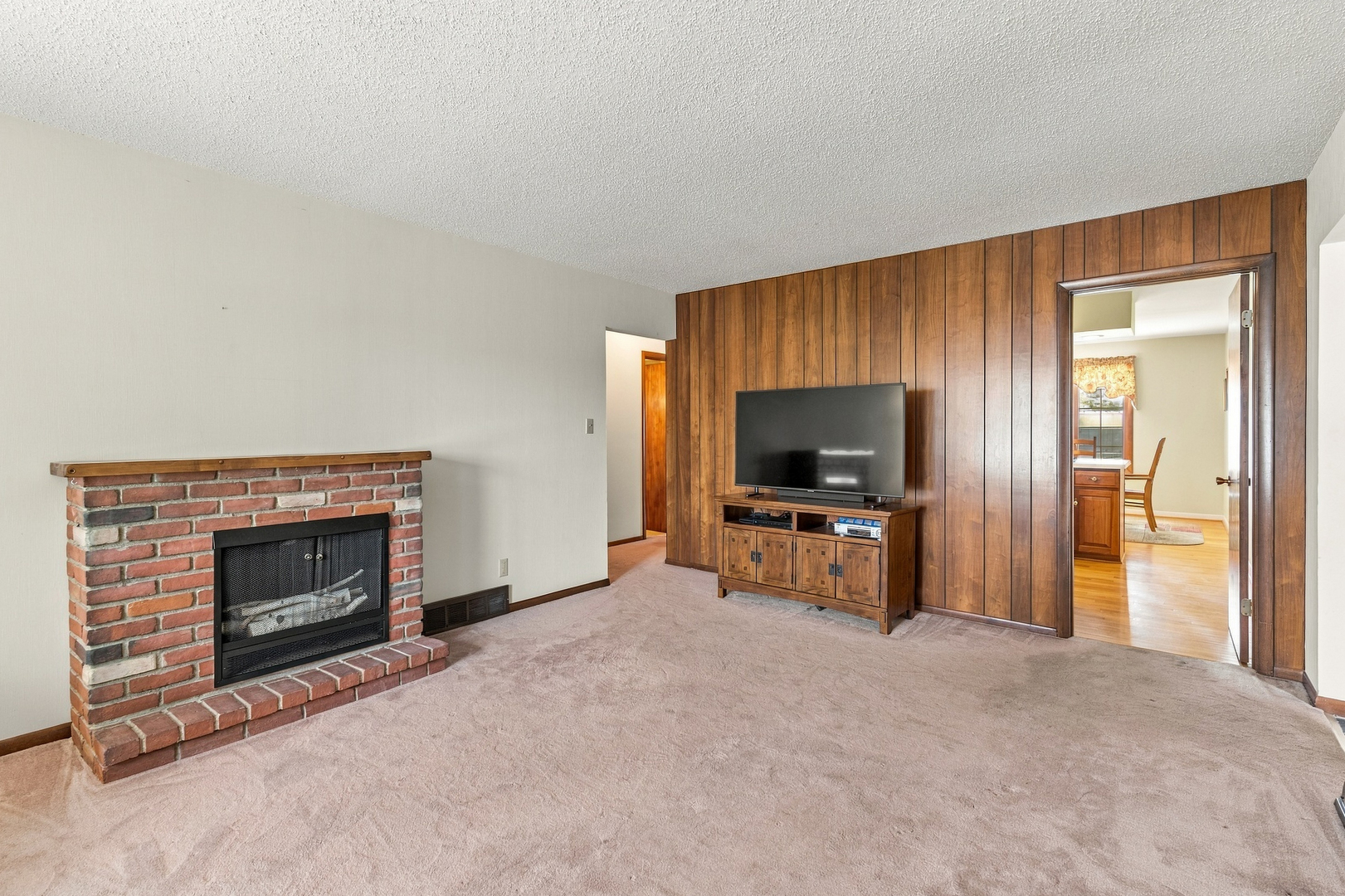 327 W Porter Street Property Photo 4